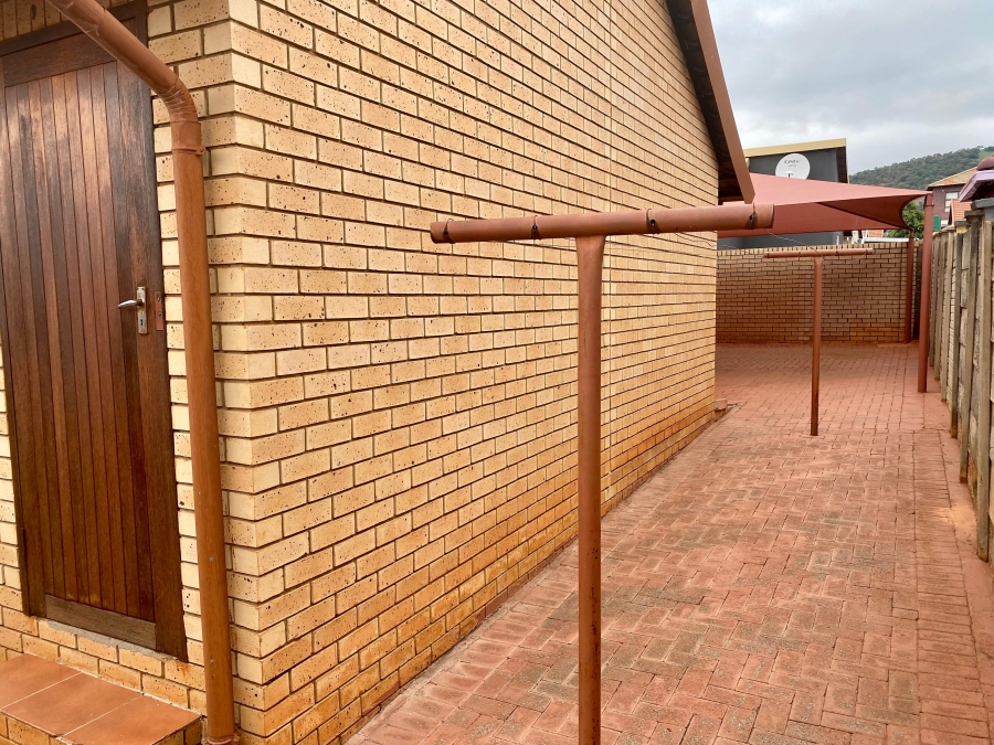 To Let 3 Bedroom Property for Rent in Geelhoutpark North West